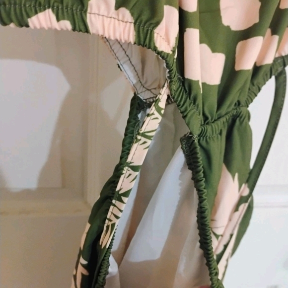 SHEIN Green and Cream Floral Maxi Dress - Picture 3 of 8